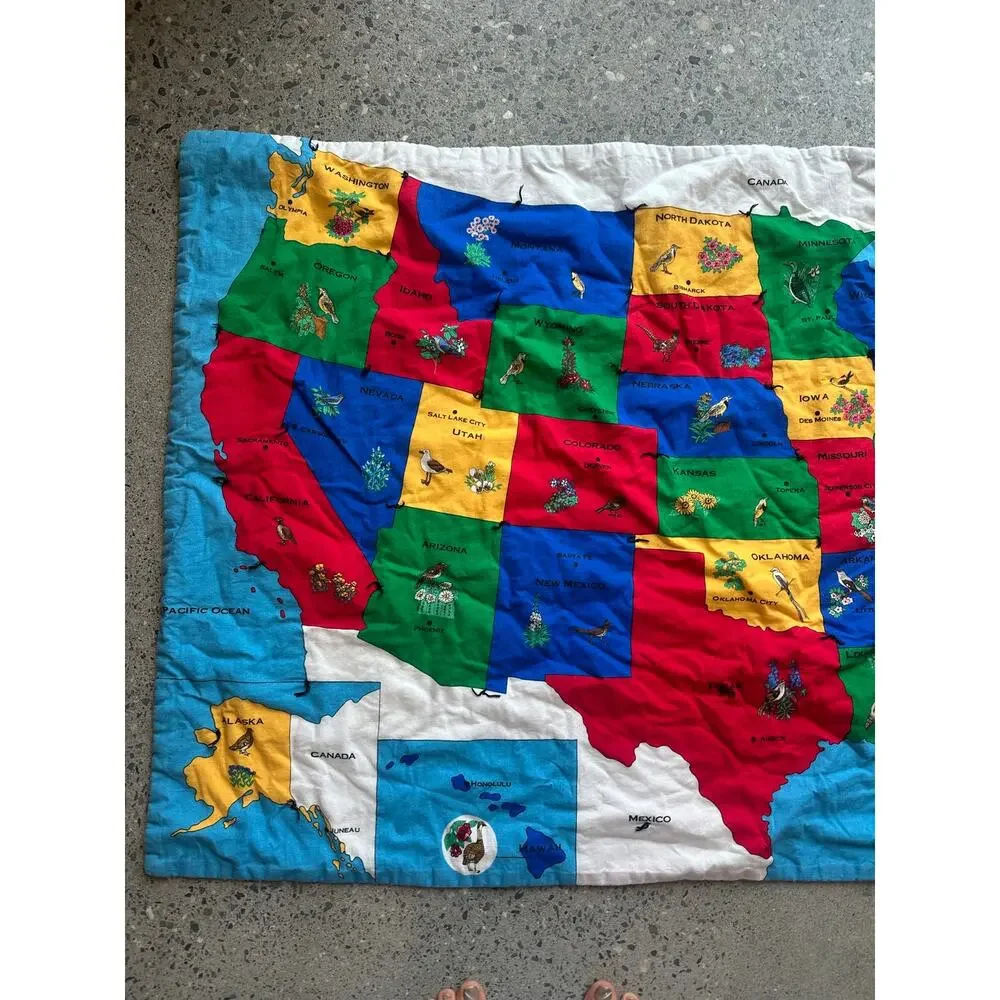 Vintage USA Map State Flowers & Birds Novelty Fabric Wall Hanging